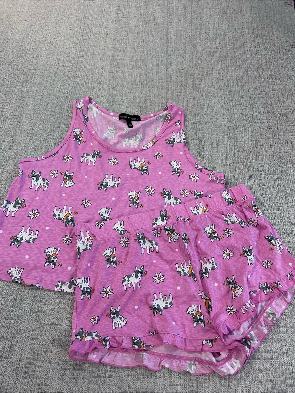 Derek Heart Pink Tank & Shorts Pajama Set with Bull Dog and Daisy Print. Size M